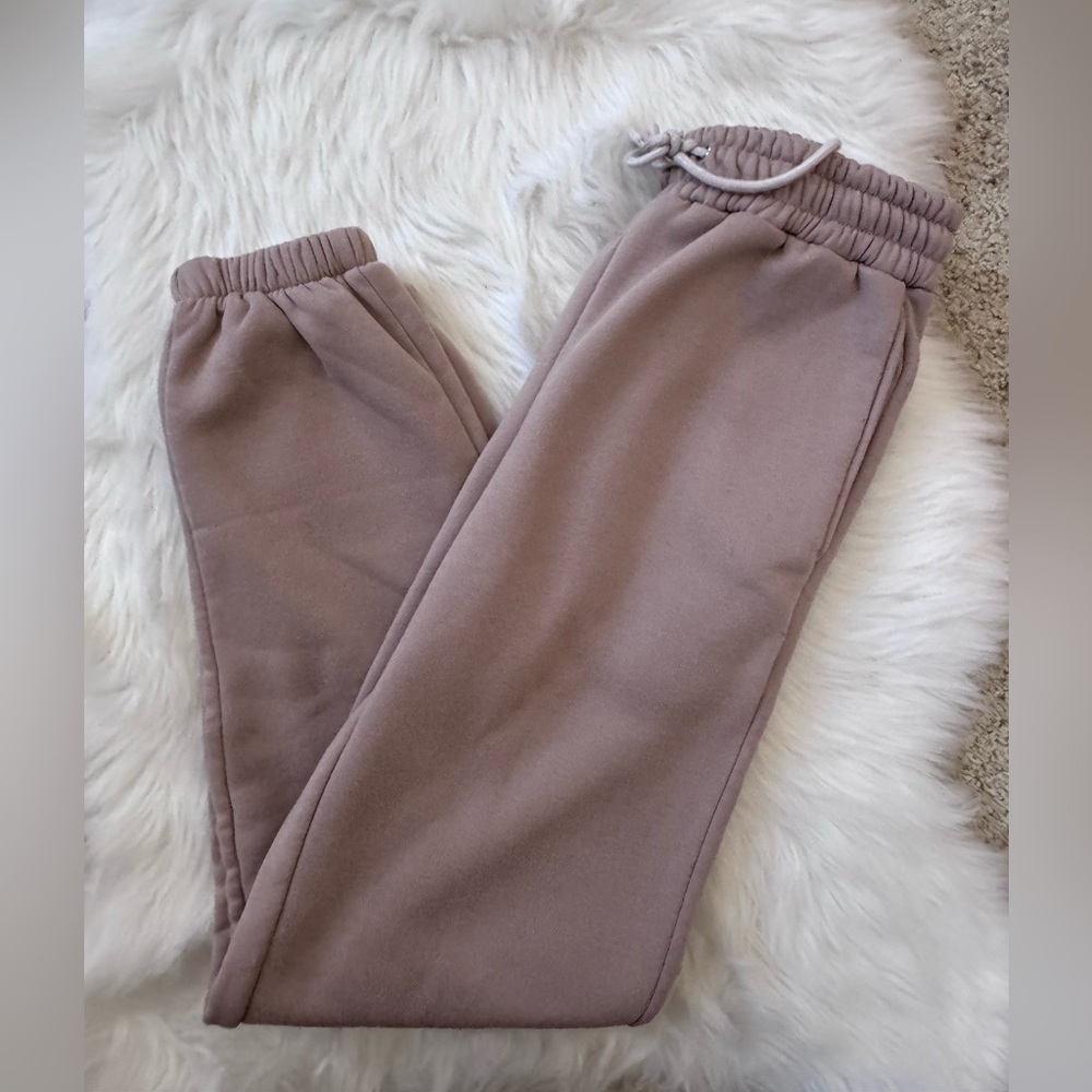 One Eleven Size Small Cozy Tan Jogger Sweatpants